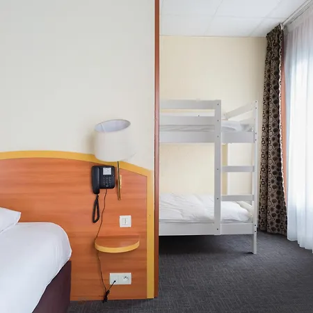 Kyriad Hotel 3*